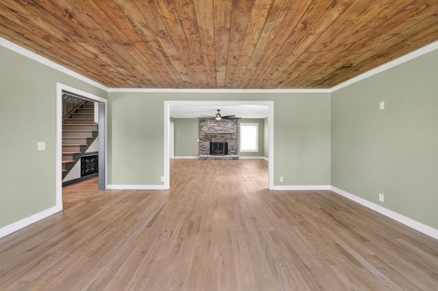 155 Bluegrass Dr, Hendersonville, TN 37075