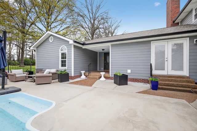 155 Bluegrass Dr, Hendersonville, TN 37075