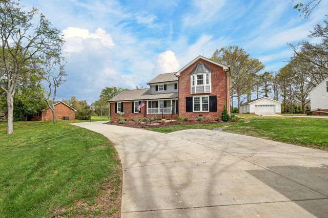 155 Bluegrass Dr, Hendersonville, TN 37075