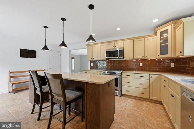 1010 NICOLE DR, Newtown Square, PA 19073
