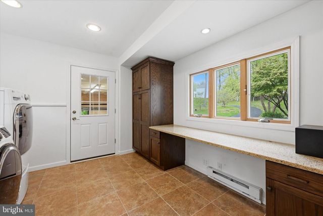 1010 NICOLE DR, Newtown Square, PA 19073