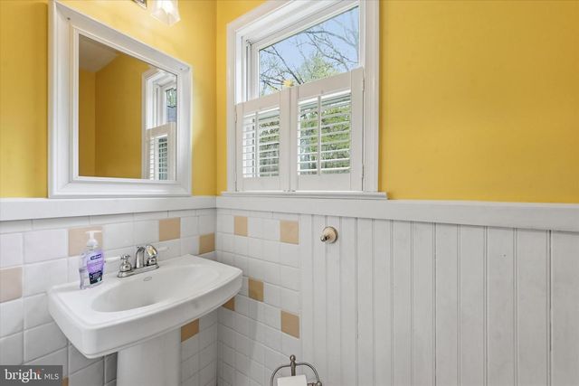 1010 NICOLE DR, Newtown Square, PA 19073