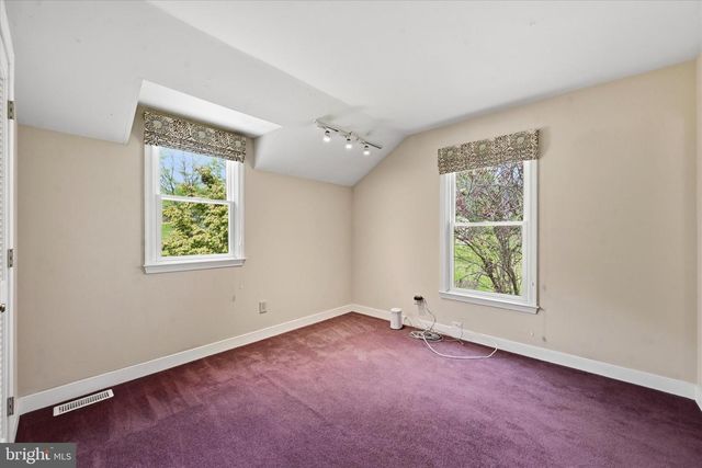 1010 NICOLE DR, Newtown Square, PA 19073