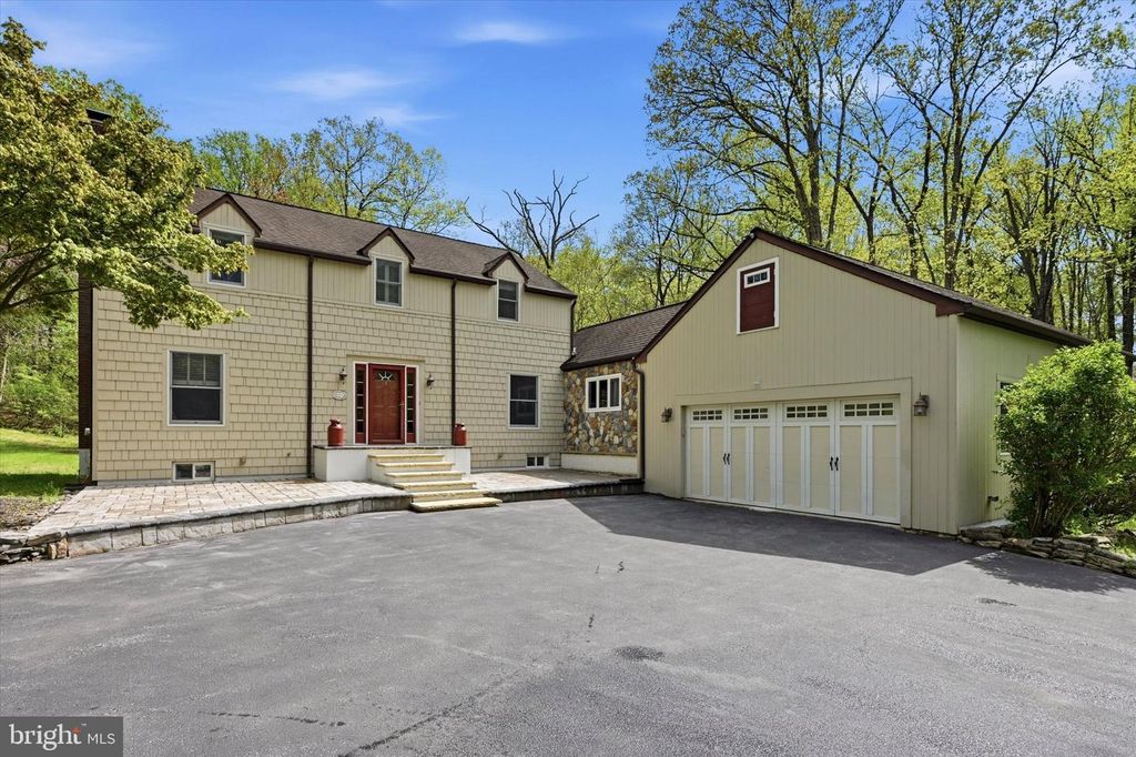 1010 NICOLE DR, Newtown Square, PA 19073