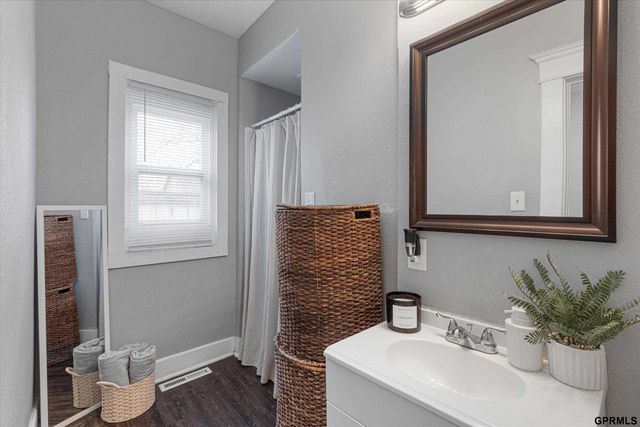 4411 Commercial Avenue, Omaha, NE 68110