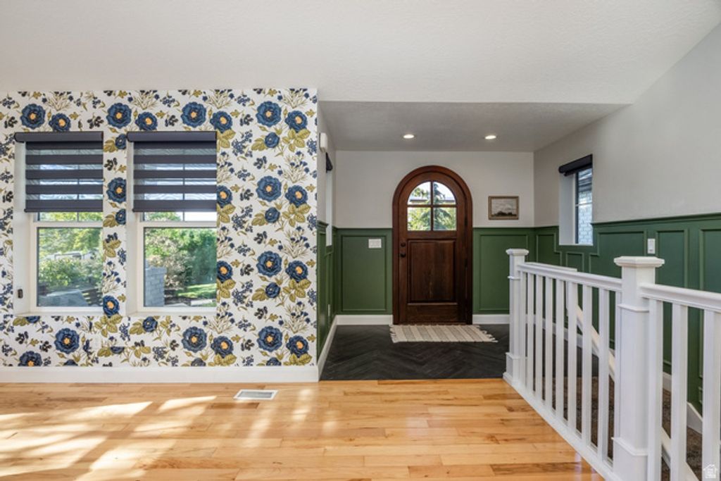 2954 E OAKRIDGE DR, Salt Lake City, UT 84109 — photo 5