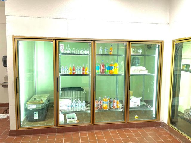 9219 International Blvd, Oakland, CA 94603