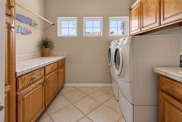 223 Keewaydin Lane, Port Aransas, TX 78373