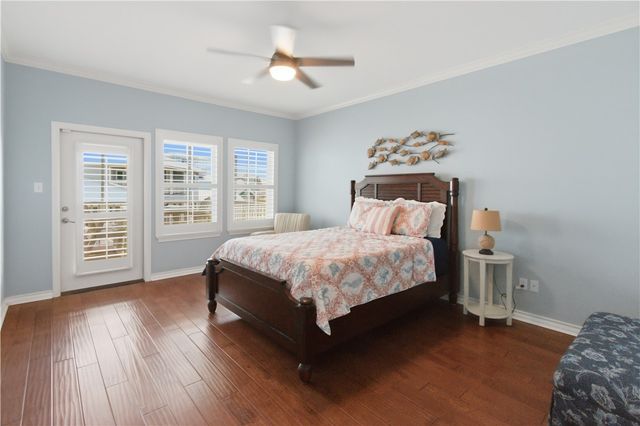 223 Keewaydin Lane, Port Aransas, TX 78373