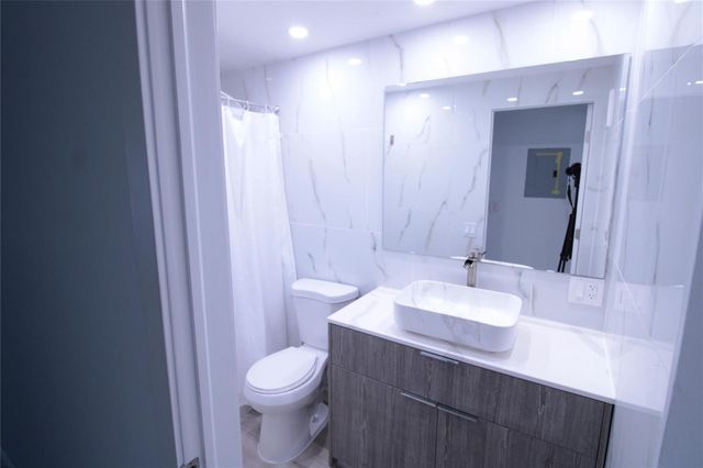 600 Layne Boulevard 119, Hallandale Beach, FL 33009