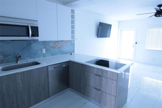 600 Layne Boulevard 119, Hallandale Beach, FL 33009