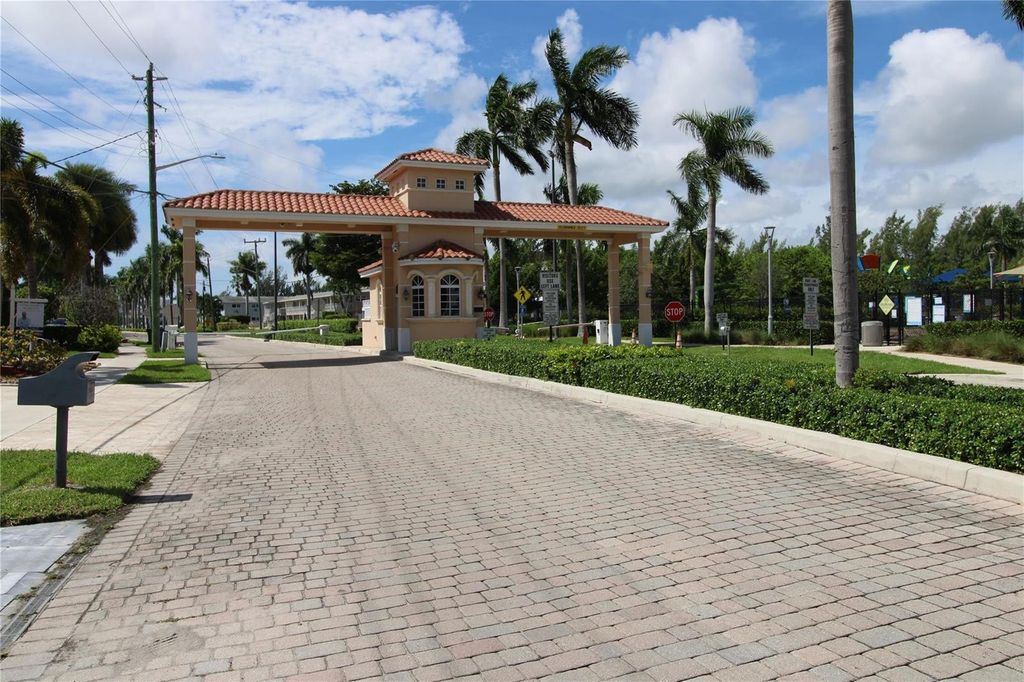 600 Layne Boulevard 119, Hallandale Beach, FL 33009