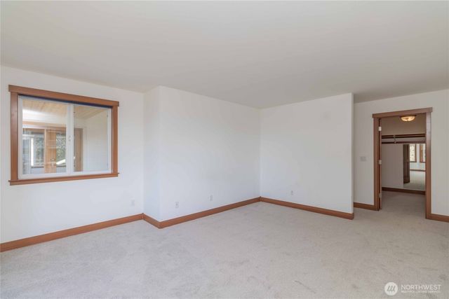 4195 Windy Cove Lane, Clinton, WA 98236
