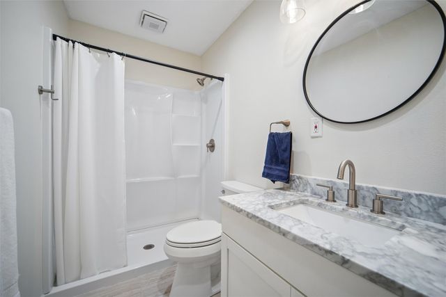 7501 Hickory Lane, Urbandale, IA 50322