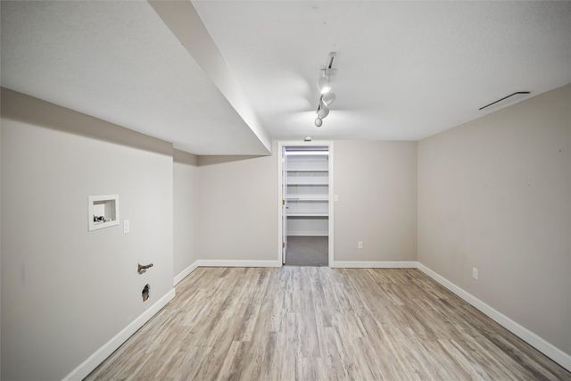 7501 Hickory Lane, Urbandale, IA 50322