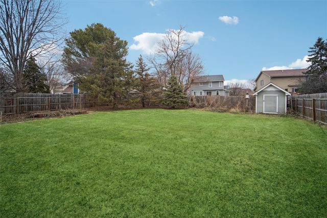 7501 Hickory Lane, Urbandale, IA 50322