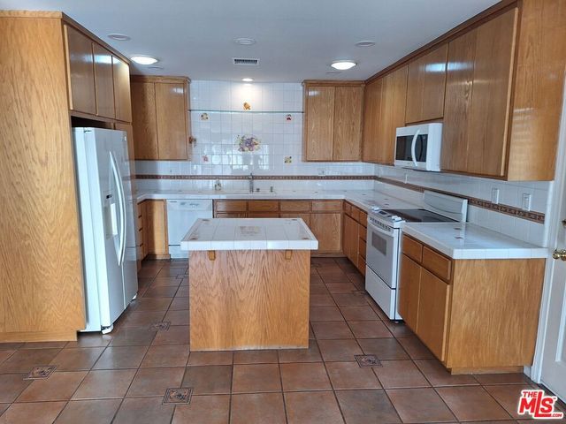 7539 Denrock Avenue, Los Angeles, CA 90045