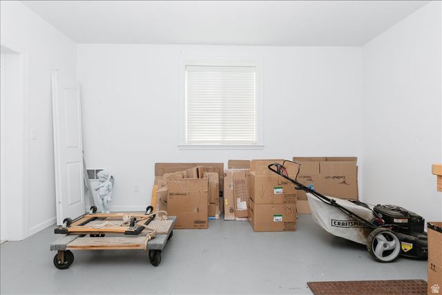 600 E 100 S, Hyde Park, UT 84318