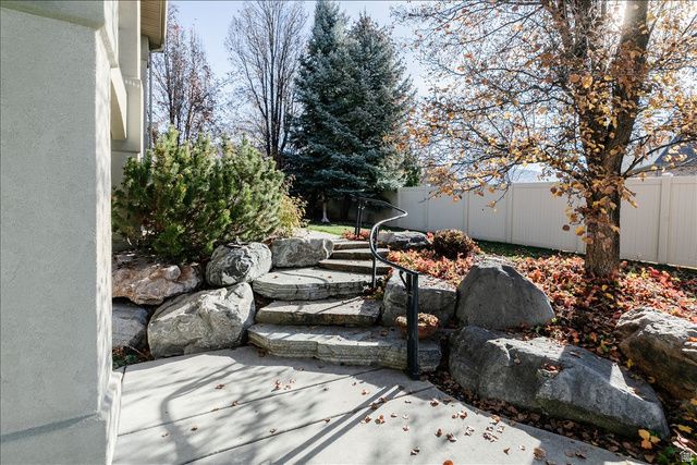 600 E 100 S, Hyde Park, UT 84318