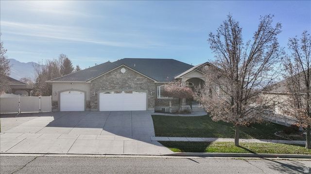 600 E 100 S, Hyde Park, UT 84318