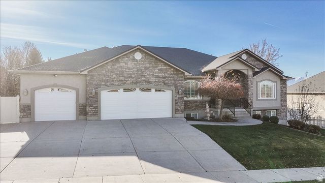 600 E 100 S, Hyde Park, UT 84318