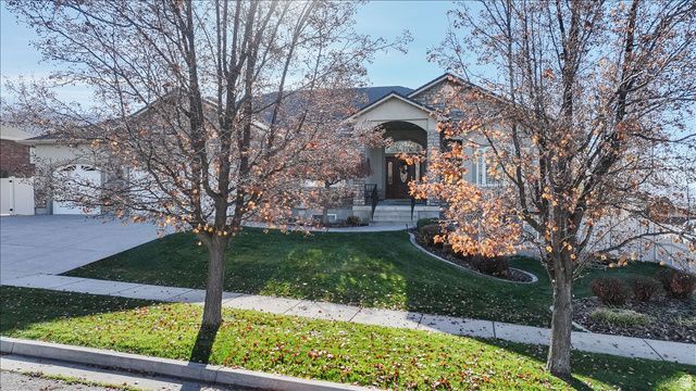 600 E 100 S, Hyde Park, UT 84318