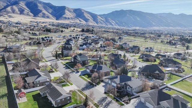 600 E 100 S, Hyde Park, UT 84318