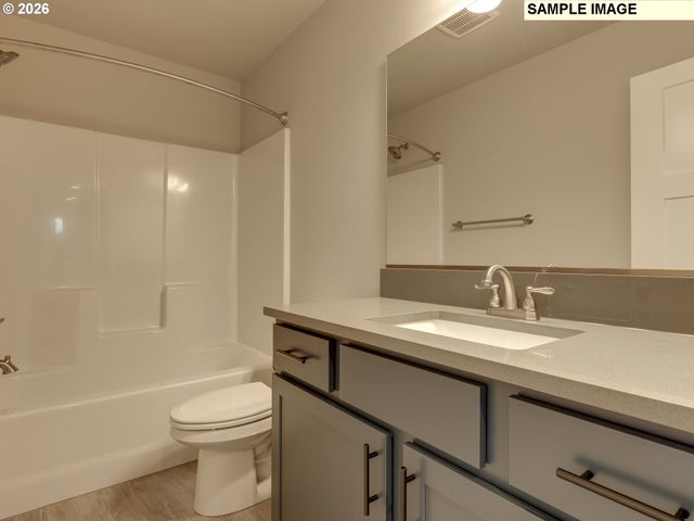 2016 E BADGER Way 5, La Center, WA 98629