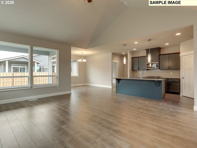 2016 E BADGER Way 5, La Center, WA 98629