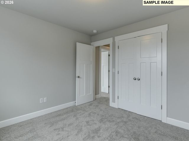 2016 E BADGER Way 5, La Center, WA 98629
