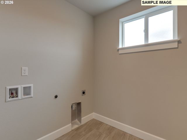 2016 E BADGER Way 5, La Center, WA 98629