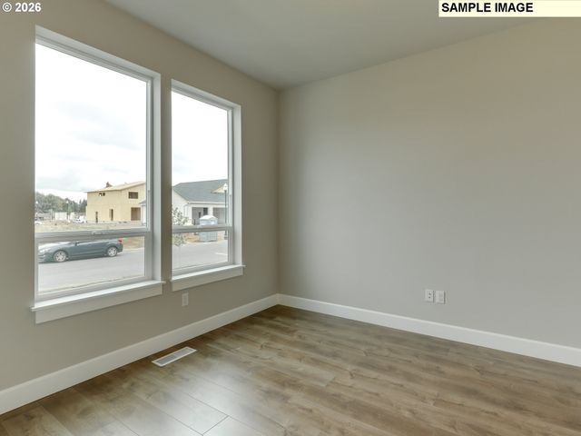 2016 E BADGER Way 5, La Center, WA 98629