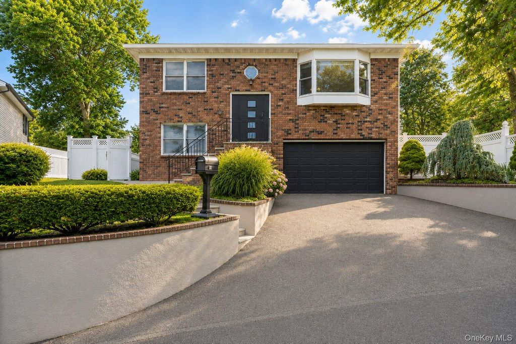 21 Beall Circle, Bronxville, NY 10708