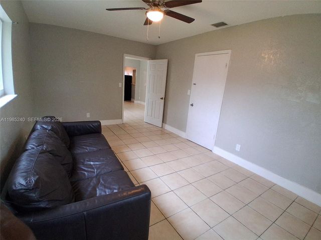 880 NW 129th St, North Miami, FL 33168