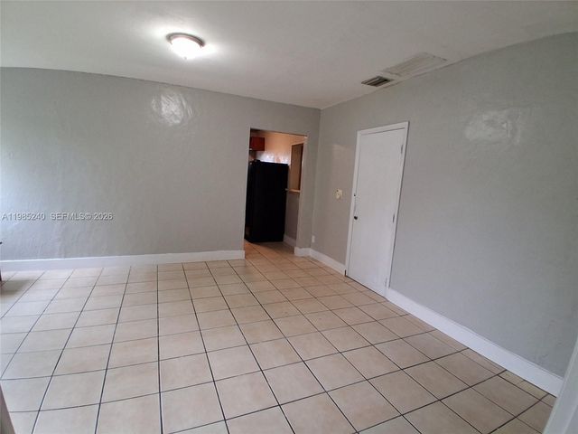 880 NW 129th St, North Miami, FL 33168