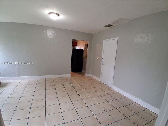 880 NW 129th St, North Miami, FL 33168