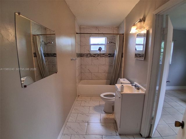 880 NW 129th St, North Miami, FL 33168