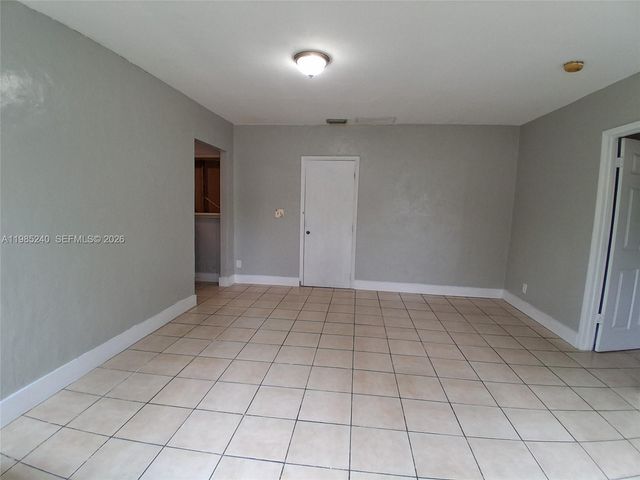 880 NW 129th St, North Miami, FL 33168