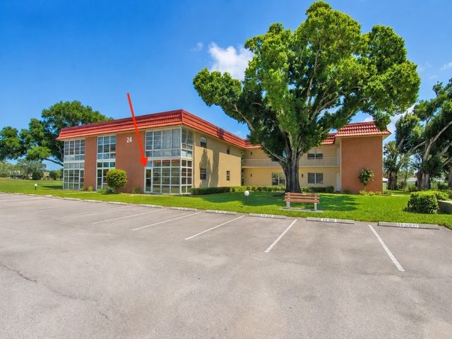 24 Pine Arbor Lane 103, Vero Beach, FL 32962