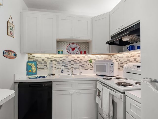 24 Pine Arbor Lane 103, Vero Beach, FL 32962