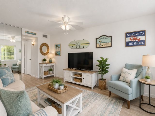 24 Pine Arbor Lane 103, Vero Beach, FL 32962