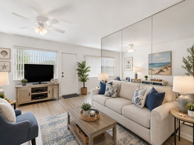 24 Pine Arbor Lane 103, Vero Beach, FL 32962
