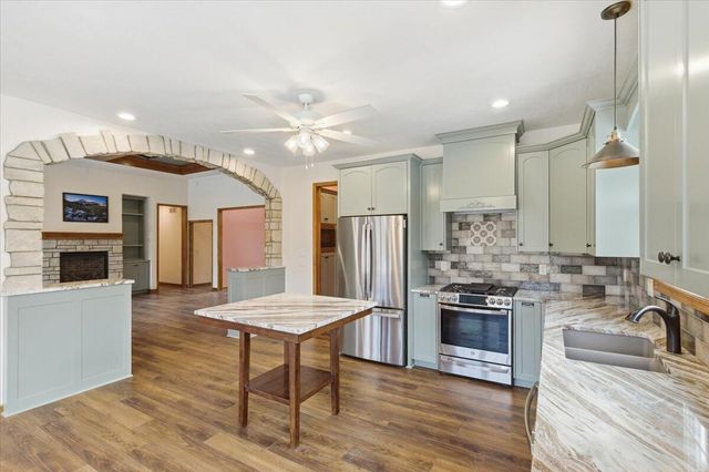 1449 240TH Avenue, Thurman, IA 51654