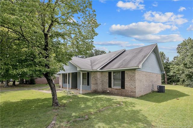 419 Woodberry Circle, Raeford, NC 28376
