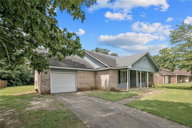 419 Woodberry Circle, Raeford, NC 28376