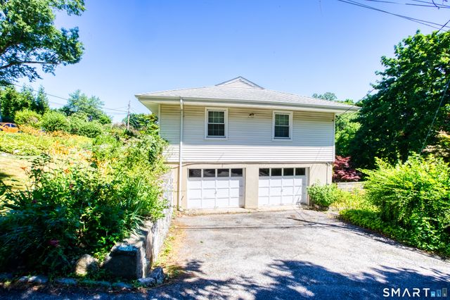 1 Pilgrim Drive, Greenwich, CT 06831