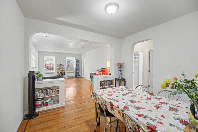 69-11 Yellowstone Boulevard A4, Forest Hills, NY 11375