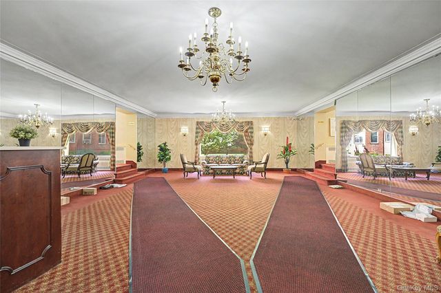 69-11 Yellowstone Boulevard A4, Forest Hills, NY 11375