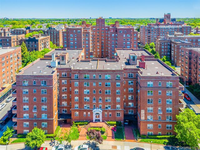 69-11 Yellowstone Boulevard A4, Forest Hills, NY 11375