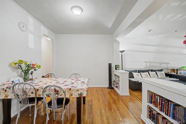 69-11 Yellowstone Boulevard A4, Forest Hills, NY 11375
